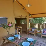 Zecamping 5 Etoiles Chiens Acceptes Tennis Et Piscine Campsite *