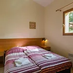 Campsite Zecamping 5 Etoiles Chiens Acceptes Tennis Et Piscine