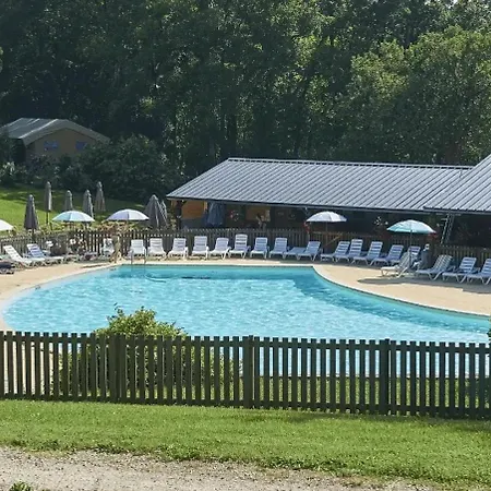 Zecamping 5 Etoiles Chiens Acceptes Tennis Et Piscine Camping Gourdon-en-quercy