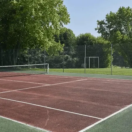 Zecamping 5 Etoiles Chiens Acceptes Tennis Et Piscine *